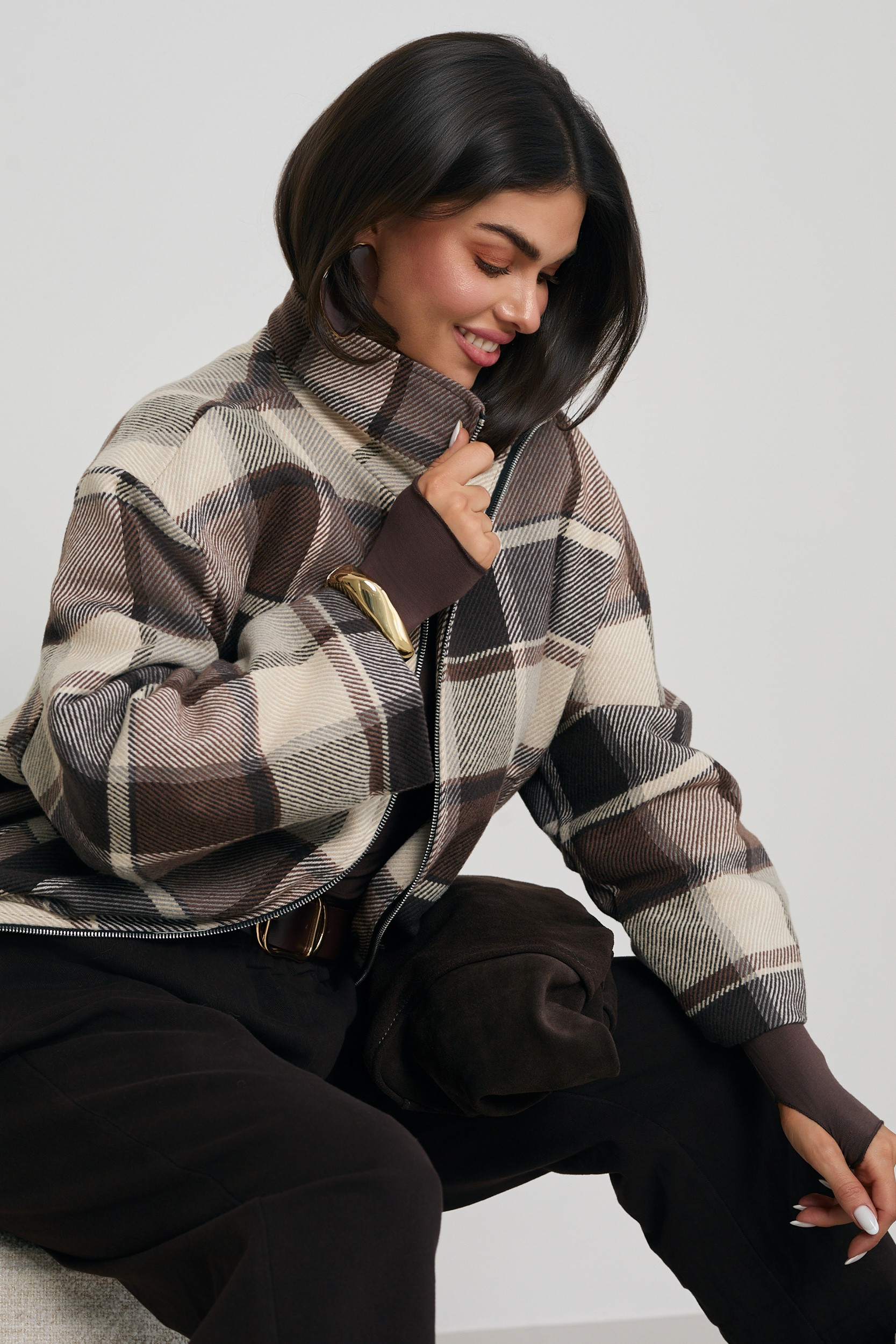 OVERSIZOWA KURTKA W KRATĘ