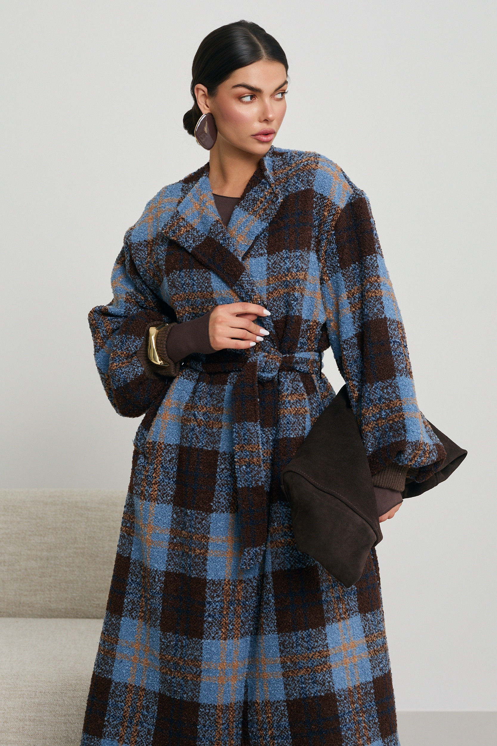 PŁASZCZ W KRATĘ O KIMONOWYM KROJU