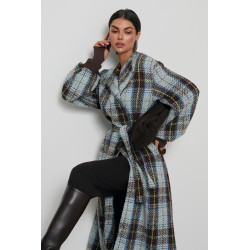 PŁASZCZ O KROJU KIMONO W PASTELOWĄ KRATĘ