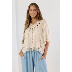 Bluzka boho ze wstawkami z koronki i ozdobnymi koralikami