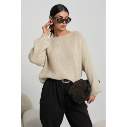 SWETER O OVERSIZEOWYM KROJU