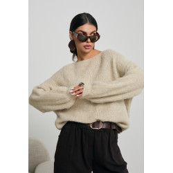 SWETER O OVERSIZEOWYM KROJU