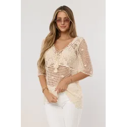 Ażurowa bluzka boho z wiązaniem przy dekolcie