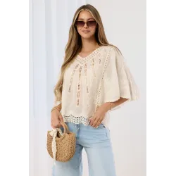 Ażurowa bluzka boho z haftem i szerokimi rękawami