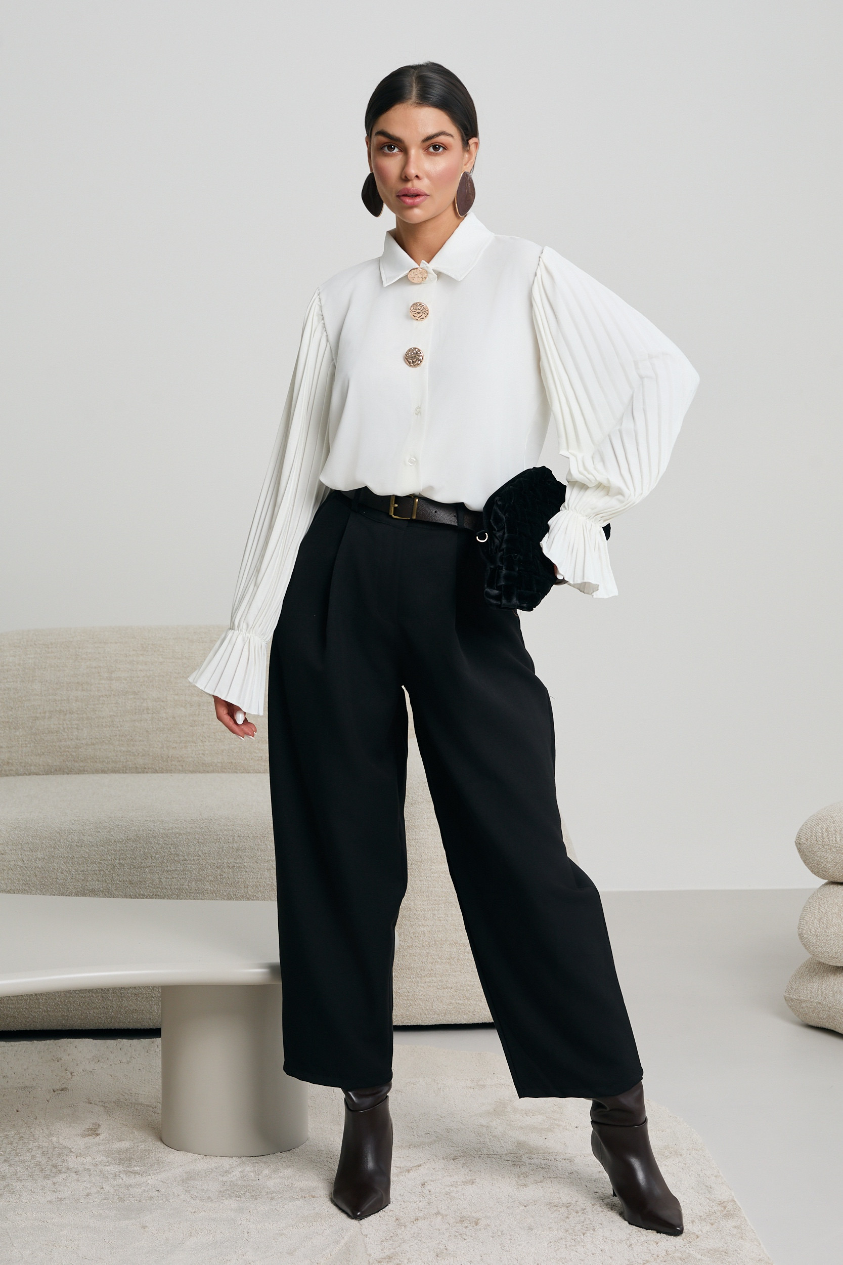 SPODNIE TYPU PALAZZO Z ZAKŁADKAMI I PASKIEM