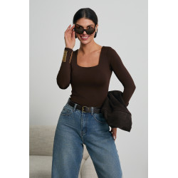 BASICOWE  BODY Z KWADRATOWYM DEKOLTEM