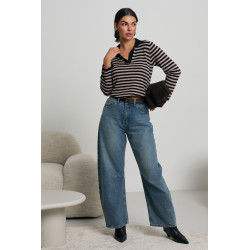 SWETER W PASKI Z KOŁNIERZYKIEM