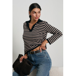 SWETER W PASKI Z KOŁNIERZYKIEM