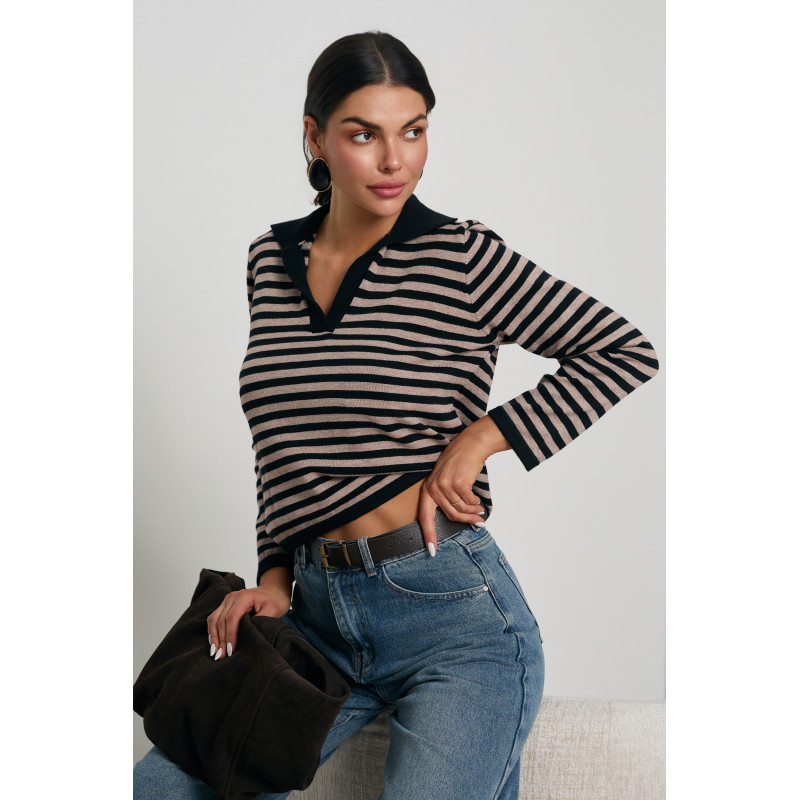 SWETER W PASKI Z KOŁNIERZYKIEM