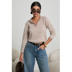 SWETER W PASKI Z KOŁNIERZYKIEM