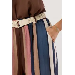 Spodnie wide leg w pionowe pasy z plecionym paskiem