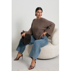 OVERIZOWY SWETER Z WIĄZANIEM NA PLECACH