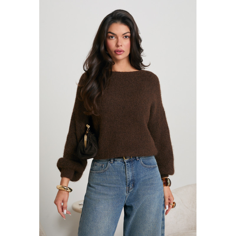 SWETER O OVERSIZEOWYM KROJU