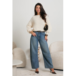 SWETER O OVERSIZEOWYM KROJU