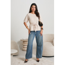 SWETER Z MODELUJĄCYM WIĄZANIEM W PASIE