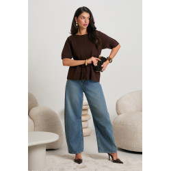 SWETER Z MODELUJĄCYM WIĄZANIEM W PASIE