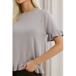 Sweter z krótkim rękawem wykończony falbankami