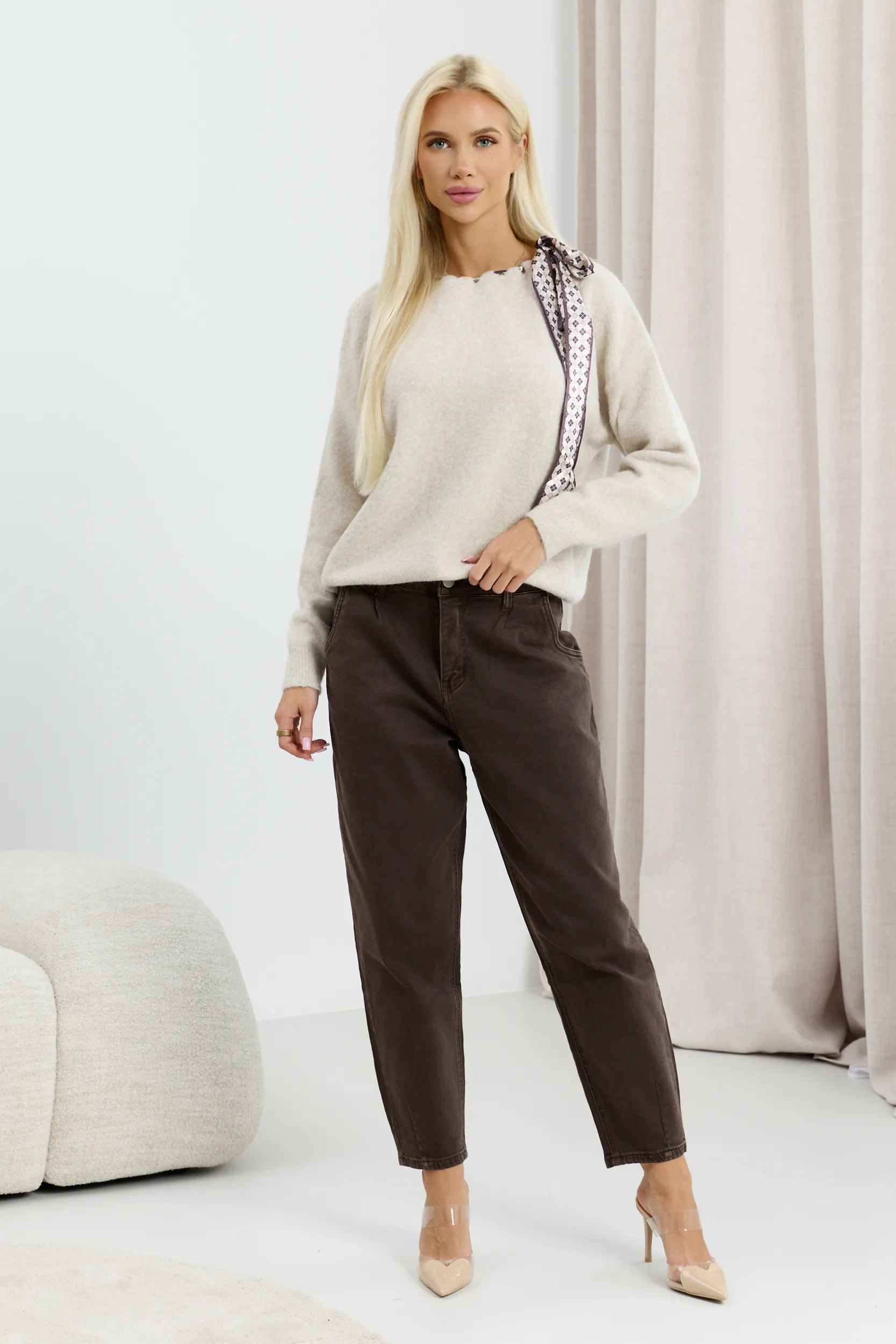 Jeansy mom fit z wysokim stanem