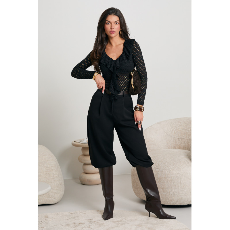 AŻUROWA BLUZKA BODY Z FALBANKĄ PRZY DEKOLCIE