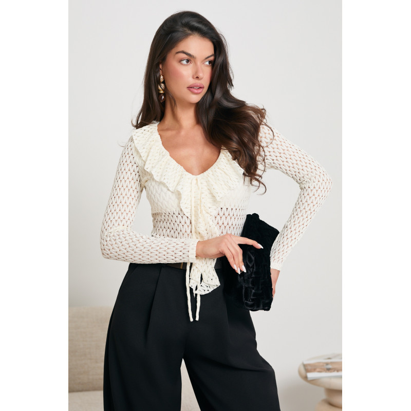 AŻUROWA BLUZKA Z FALBANKĄ PRZY DEKOLCIE
