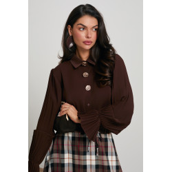 KOSZULA Z PLISOWANYMI RĘKAWAMI I ZŁOTYMI GUZIKAMI