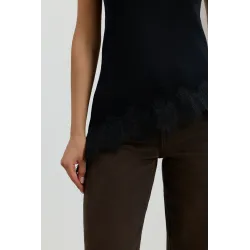 Dzianinowy top bez rękawów z dekoltem typu halter i koronką