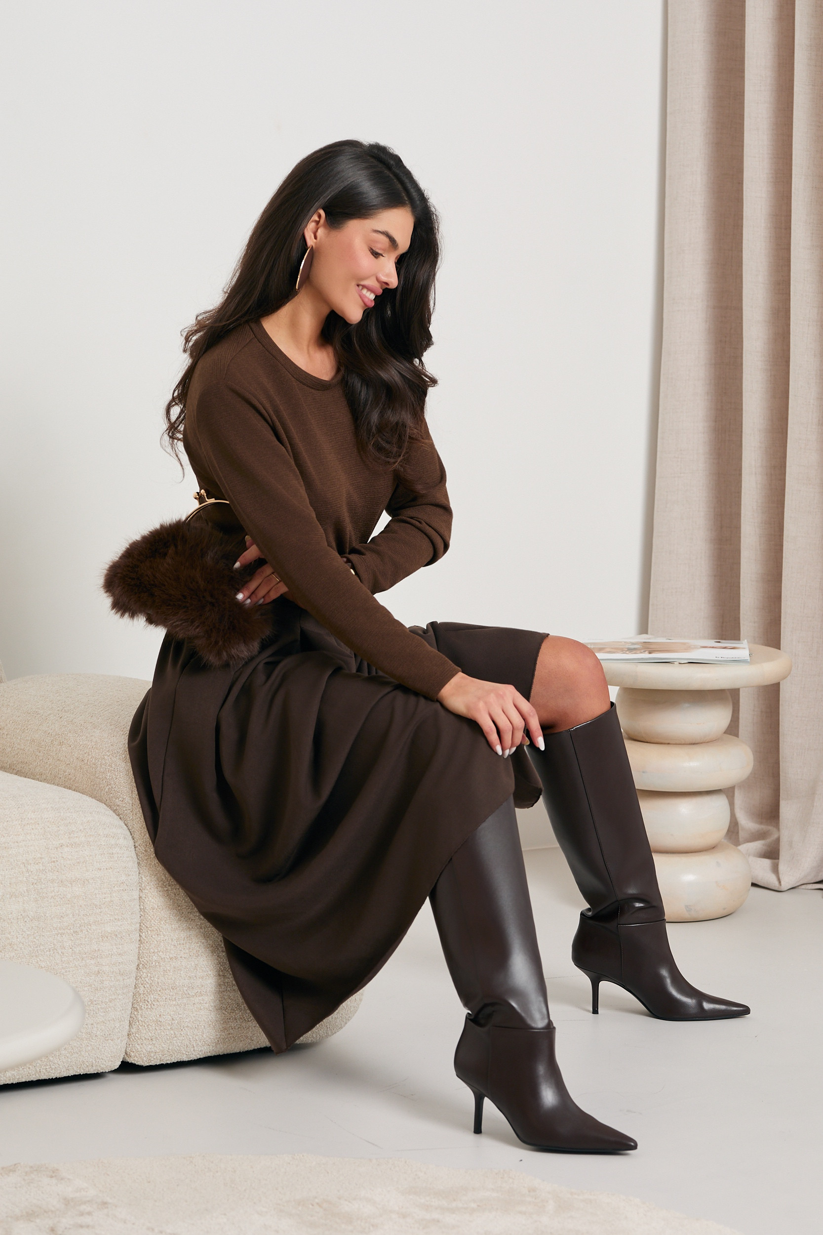 SUKIENKA ZE SWETROWĄ GÓRĄ I SPÓDNICĄ Z PASKIEM