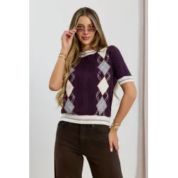 Sweter w romby z warkoczowym splotem