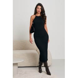 DOPASOWANA SUKIENKA HALTER Z BIŻUTERYJNYM DETALEM