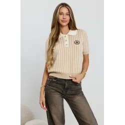 Sweter polo w paski z krótkim rękawem i naszywką misia