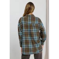 Koszula oversize w kratę z ozdobnymi aplikacjami