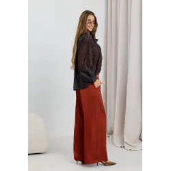 Satynowe spodnie wide leg z kieszeniami