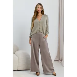 Satynowe spodnie wide leg z kieszeniami