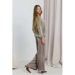 Satynowe spodnie wide leg z kieszeniami