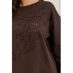 Bluza dresowa z haftem richelieu