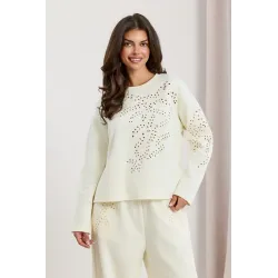 Bluza dresowa z haftem richelieu
