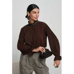 BLUZKA Z PLISOWANYMI RĘKAWAMI I CEKINOWYM DETALEM