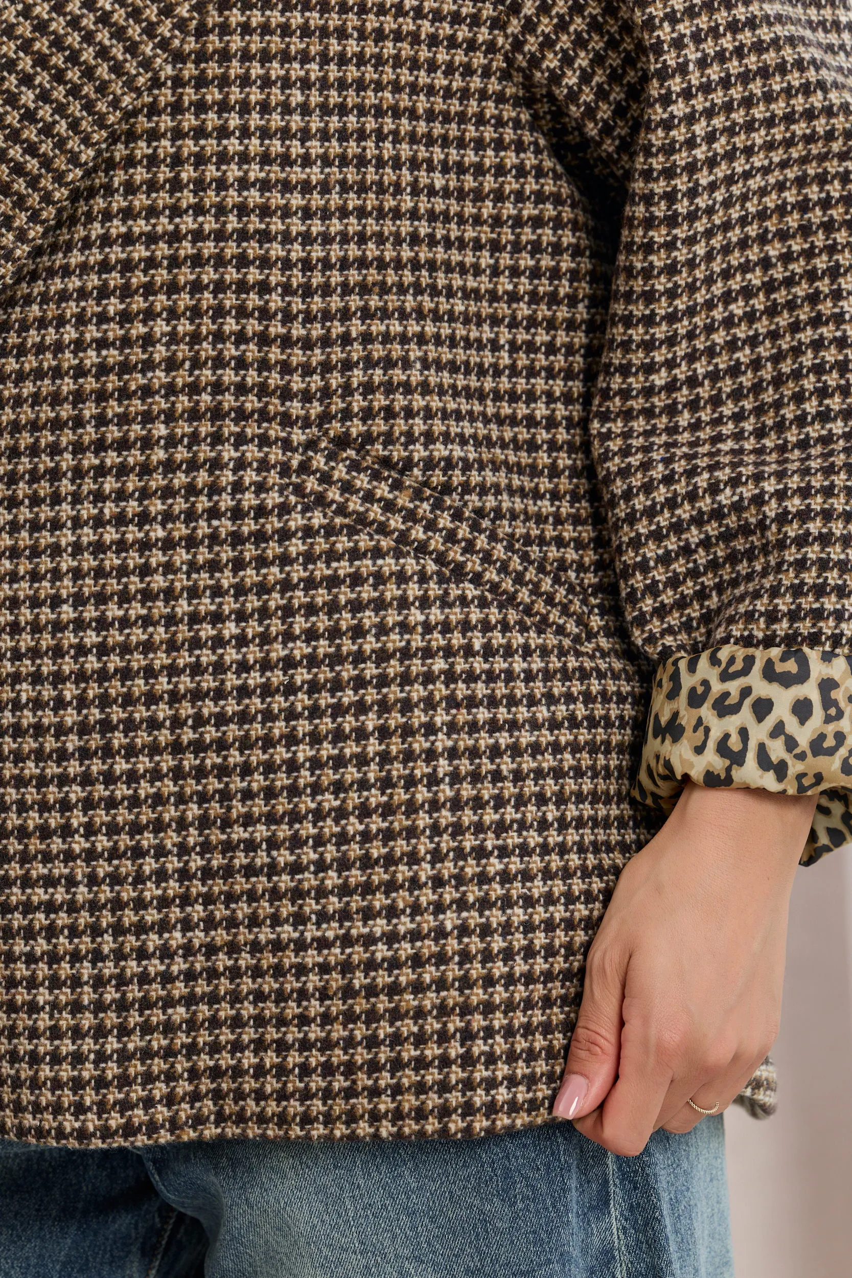 Marynarka oversize w pepitkę z mankietami w panterkę