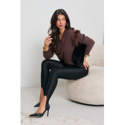 SWETER Z PIÓRAMI NA RAMIONACH