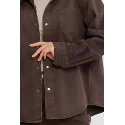 Jeansowa kurtka oversize z kieszeniami