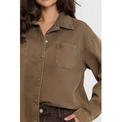 Jeansowa kurtka oversize z kieszeniami