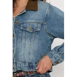 Kurtka jeansowa o kroju crop ze sztruksowym kołnierzem