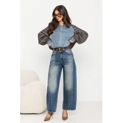 Jeansy wide leg z efektem sprania i pionowymi przeszyciami