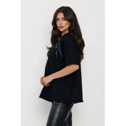 Sweter oversize z krótkim rękawem i ozdobnymi kokardami