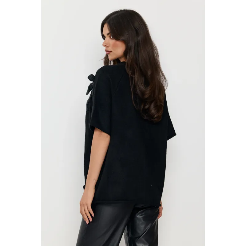 Sweter oversize z krótkim rękawem i ozdobnymi kokardami