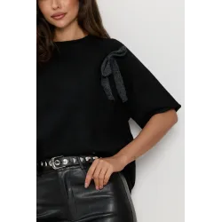 Sweter oversize z krótkim rękawem i ozdobnymi kokardami