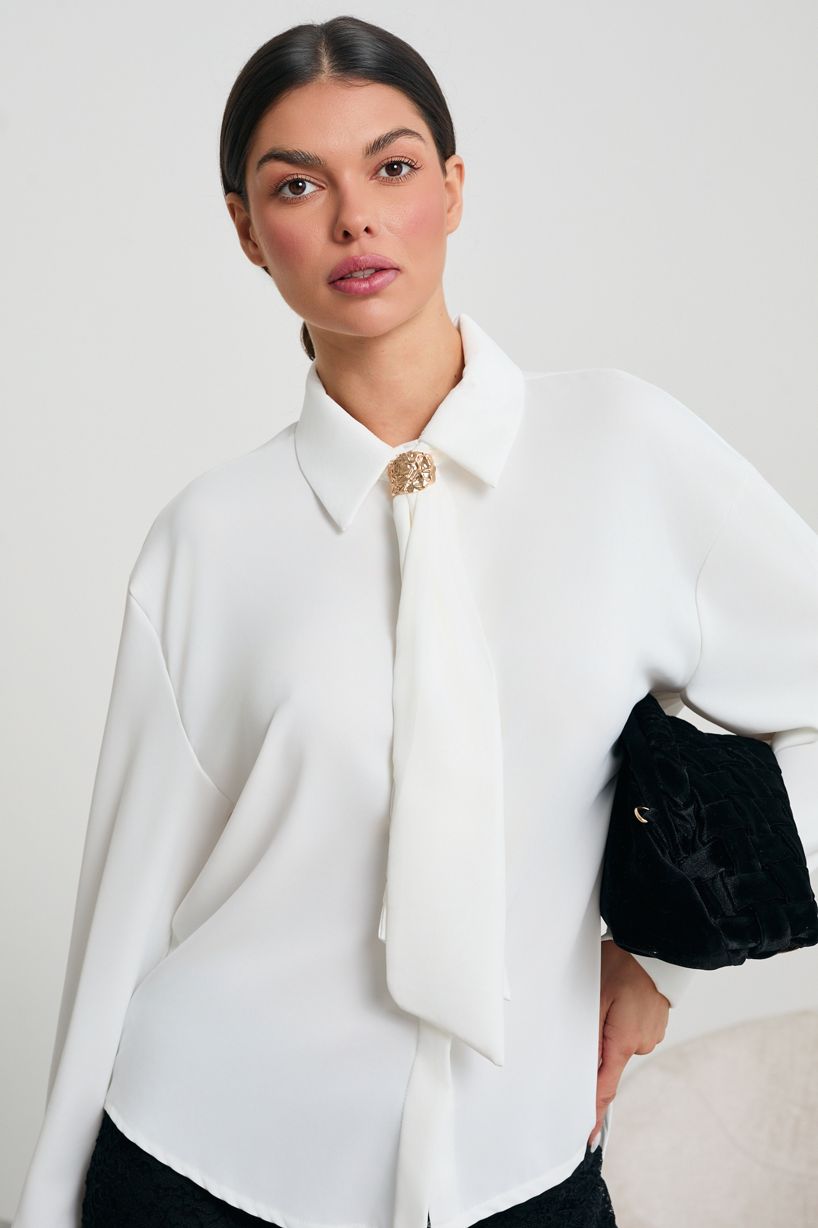 OVERSIZOWA KOSZULA Z KRAWATEM