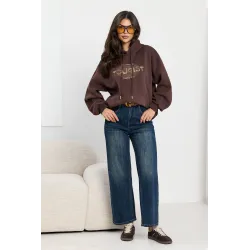 Jeansy wide leg z prostymi nogawkami