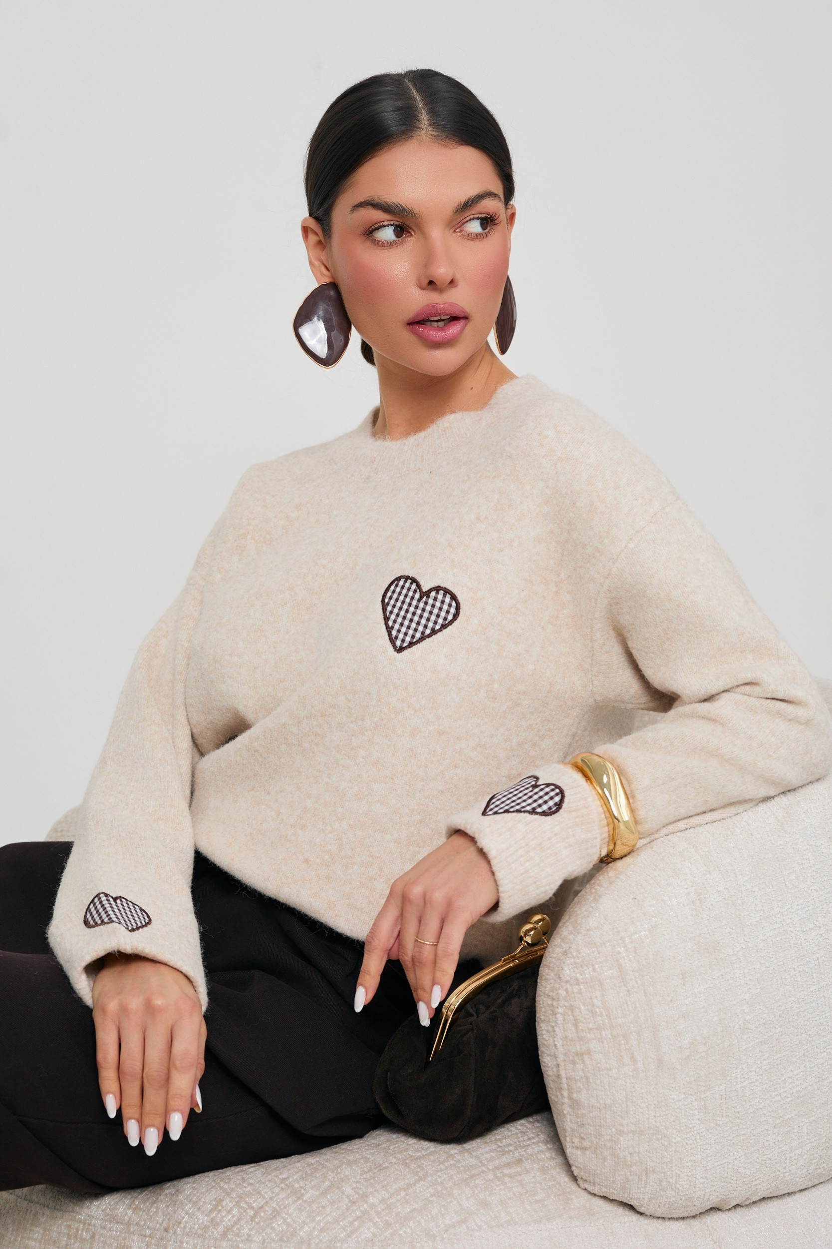 WISKOZOWY SWETER Z SERDUSZKAMI