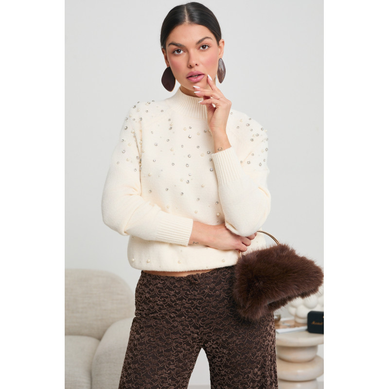 SWETER Z PEREŁKOWO-KRYSZTAŁOWYM ZDOBIENIEM